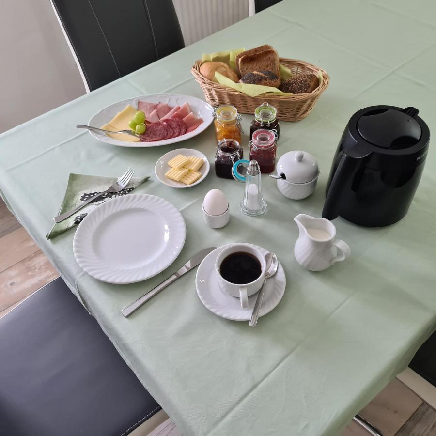 Gaestezimmer Treuen - Bed & Breakfast Ngoại thất bức ảnh
